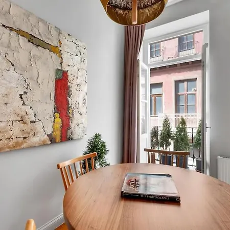 Modern Flat In Galata Apartment *
